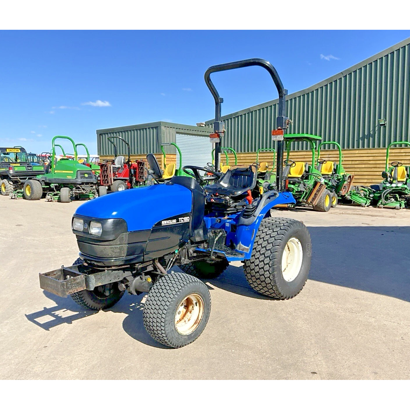 NEW HOLLAND TC18D 4WD DIESEL COMPACT TRACTOR